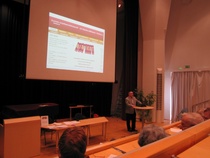 Puheenjohtaja Matti Nummenpää avaa kokouksen