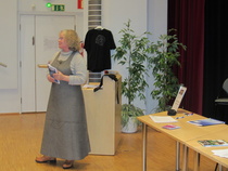 Sirpa Sulopuisto kertoi Heikki Turusen nimikkoseuran ja Vuonislahden Taiteilijatalon ajankohtaisista aiheista. sirpa valittiin Nimikoitten hallitukseen uutena jäsenenä